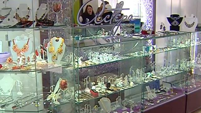 Глядя в зеркало. Мифы об аксессуарах смотреть онлайн