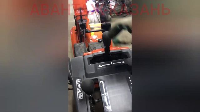 Запуск снегоуборочной машины Husqvarna ST224 смотреть онлайн