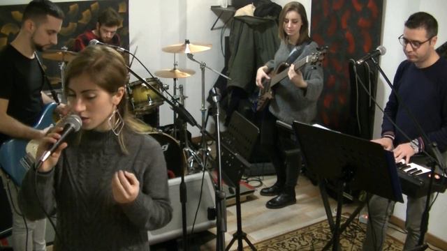 White Kajal - Medley Freak out/Get Lucky смотреть онлайн