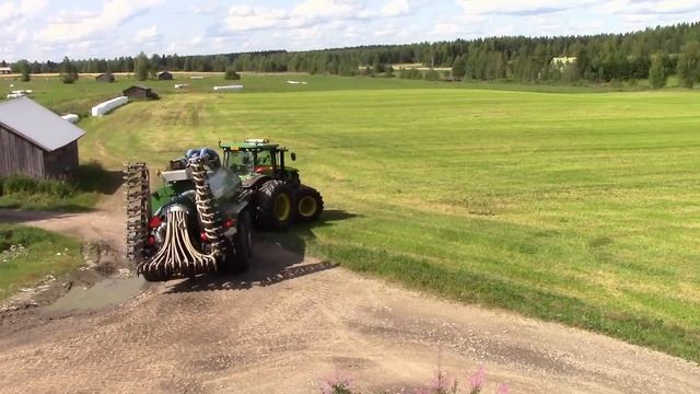 Внесение органических удобрений. Разбрасыватель навоза Agronic 17 м3 крабовый ход