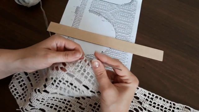 Топ крючком (поперечное вязание). Часть 7. Горловина 18-26 ряды. смотреть онлайн