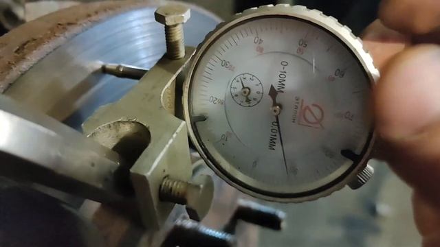 проверка биения тормозных дисков. (а дело было в ступице). смотреть онлайн