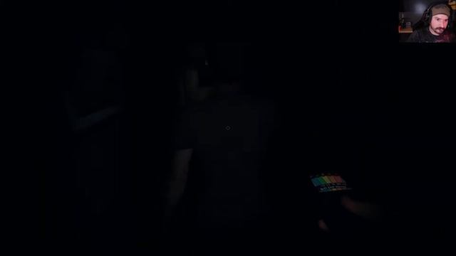 Using The Spirit Box In Phasmophobia To Talk To Ghosts, Dont Laugh At Me смотреть онлайн