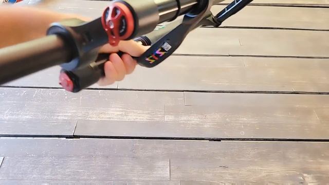 Compare ZTZ 32 Mountain front fork vs REDLAND Ultra-light 26" Mountain Bike Oil/Spring Fork смотреть онлайн