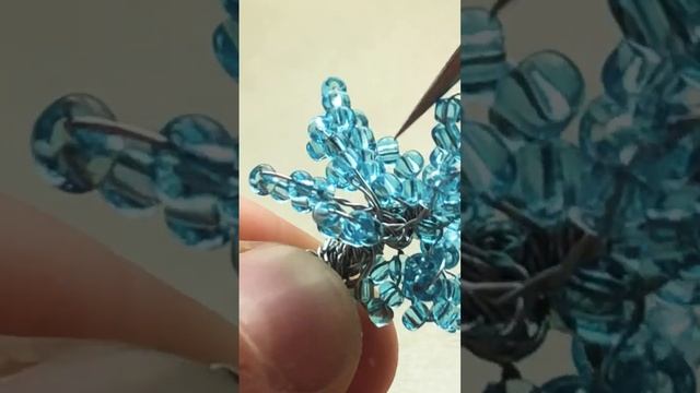 Мини тутор на мини дерево.? #бисер #бисероплетение #фигуркиизбисера смотреть онлайн