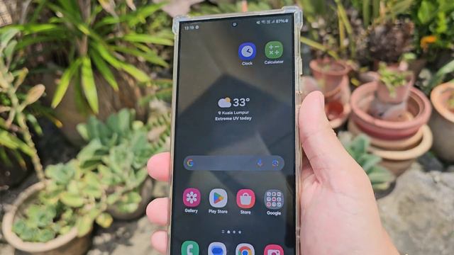 Anti-reflective Display Battle: Samsung Galaxy S24 Ultra Vs TCL 40 NXTPAPER 5G