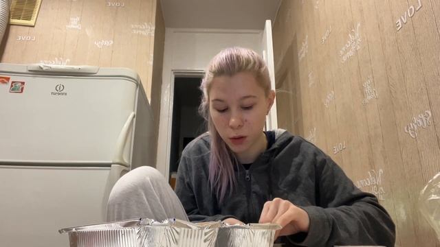 МУКБАНГ РОЛЛЫ / ЗАПЕЧЁННЫЕ И ФИЛАДЕЛЬФИЯ смотреть онлайн