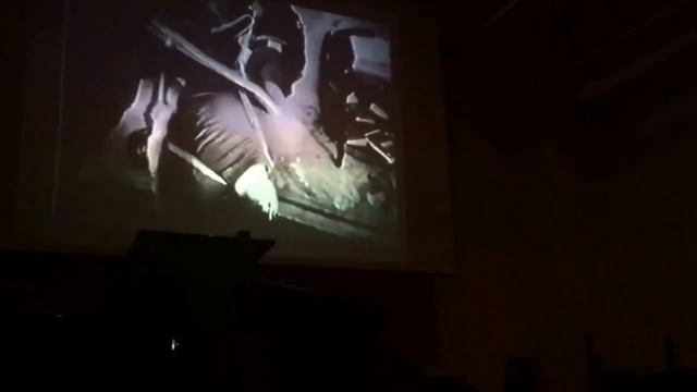 Luis Buñuel「Un Chien Andalou」screen music смотреть онлайн