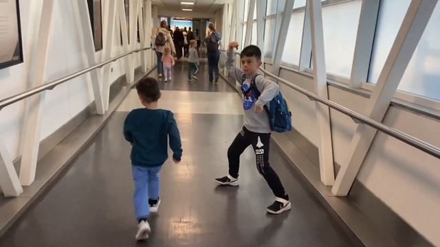 Heathrow Terminal 3 Airport from the Airplane ✈️to Piccadilly Line ? in London UK ?? смотреть онлайн
