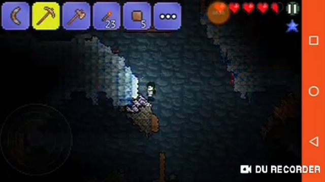 Прохождение Террарии на телефоне #1 Лутаем сундуки смотреть онлайн