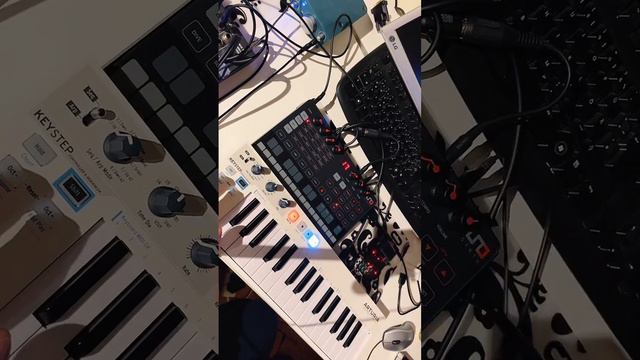UNO Synth & Po 12 Rhythm Jam смотреть онлайн