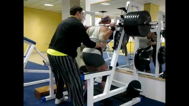 Приседание 200 на 3 , 230 на 2 раза смотреть онлайн