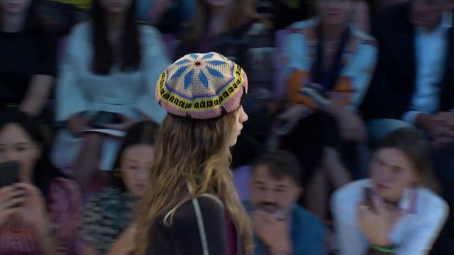 ETRO Woman Spring Summer 19 Fashion Show смотреть онлайн