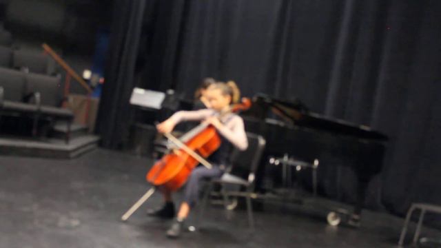 Dora (11) plays Henry Eccles Sonata in G смотреть онлайн