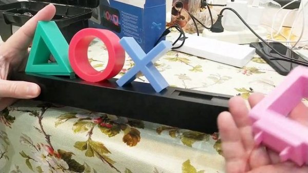 PS светильник. Пластик не вонючий ?