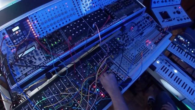 Playing with the System 8,Neutron,VCS3,Model D,RD-8, Eurorack modules from Behringer,Keysteps... смотреть онлайн