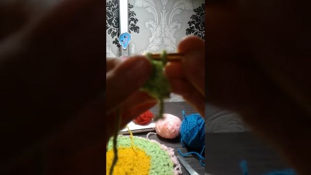 Как научиться вязать объёмный круг. смотреть онлайн