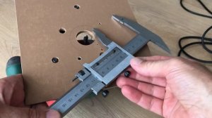 Как сделать отверстия небольшого диаметра в ламинате фрезером по дереву