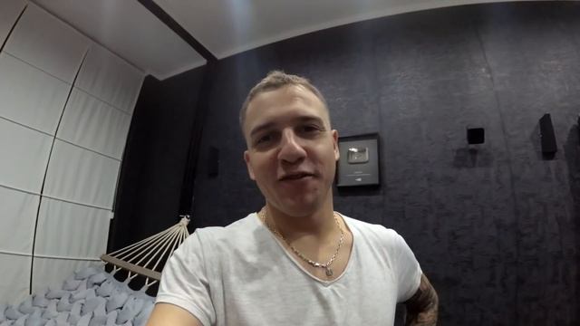 VLOG: НАШЕЛ КЛАД В ТОЛЧКЕ И ROOM TOUR В НОВОЙ КОМНАТЕ смотреть онлайн