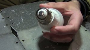 Сверлю дырки в светодиодных LED лампах. Почему я не делал этого раньше?!