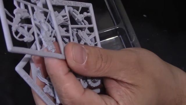 Warhammer 40000 Whats on the sprue? Techmarine with servitors смотреть онлайн