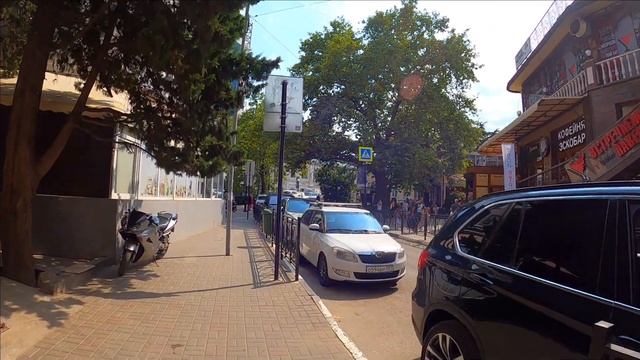 Ялта ул П Тольятти. Собаки. Набережная .Погода. Крым 17 08 2021 смотреть онлайн