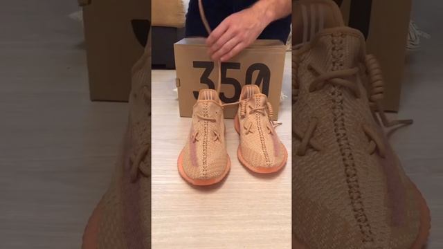 Как завязать шнурки в технике KAWS на YEEZY 350. Lacing Tutorial. Очень легкий способ для каждого! смотреть онлайн