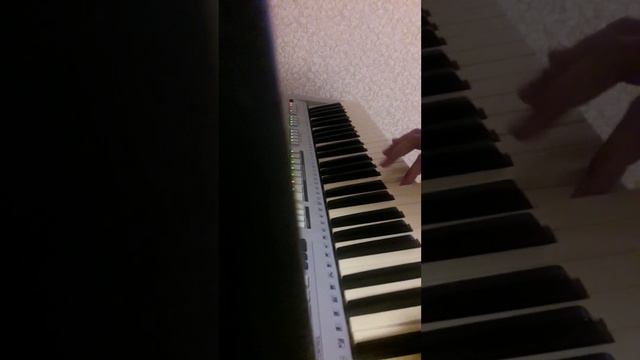 Красивая мелодия на синтезаторе! смотреть онлайн