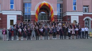 Последний звонок в 12-й гимназии