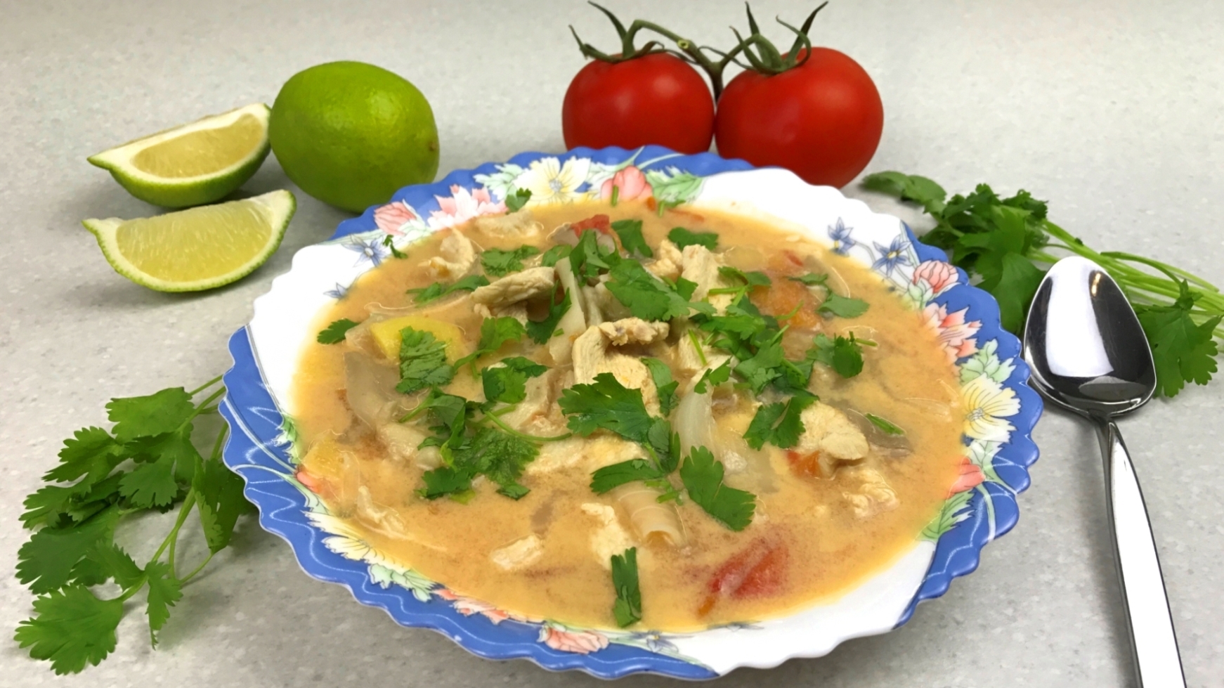 Том Кха - тайский суп на кокосовом молоке. Готовлю из доступных ингредиентов дома .mp4 смотреть онлайн