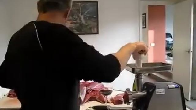 Mincing Venison смотреть онлайн