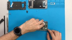 Samsung Galaxy S10e ремонт полный разбор, снять дисплей, аккумулятор.