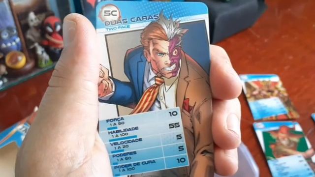 QUARENTENA UNBOXING Super Trunfo - Qual herói é mais forte? Liga da Justiça смотреть онлайн