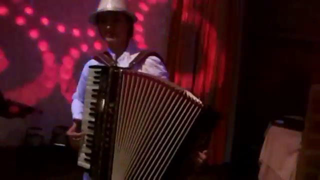 Ведущая-аккордеонистка смотреть онлайн