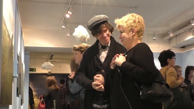 Скандал на выставке. Сумасшедший ХУДОЖНИК достал людей смотреть онлайн