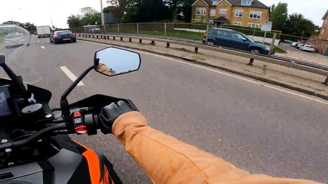 2021 KTM 1290 Super Adventure S Review | Can You Commute In London On This Weapon? Adaptive Cruise