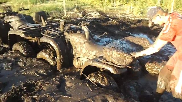 Болото и два квадроцикла. смотреть онлайн