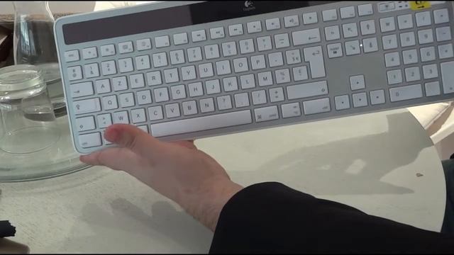 Test Clavier Solaire Logitech K750 pour Mac смотреть онлайн