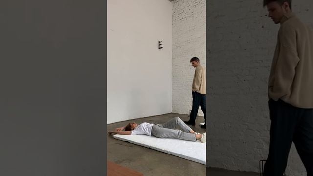 Фрагмент занятия с Леной 15 октября 2020 - школа позирования и раскрепощения Photopozirovanie.ru смотреть онлайн