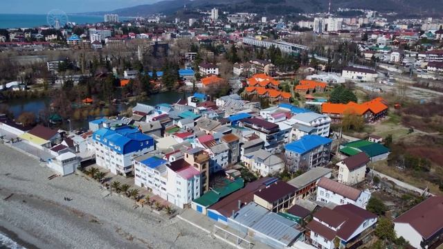 Полет над эллингами! Найди свою крышу! Март 2022. ?ЛАЗАРЕВСКОЕ СЕГОДНЯ?СОЧИ. смотреть онлайн