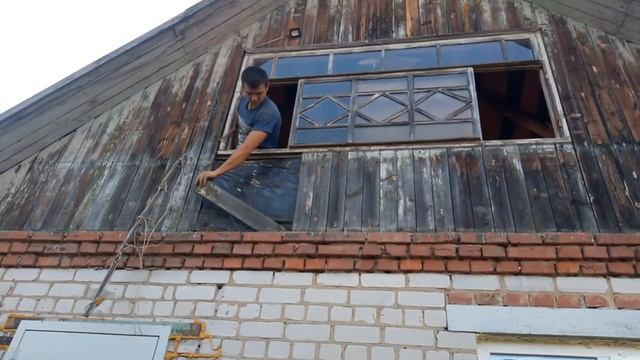 Упала асбестовая труба во время демонтажа крыши смотреть онлайн