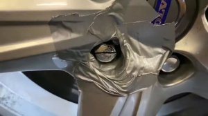 Как открутить секретку? Один из способов. На примере оригинальной секретки Вольво