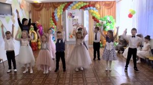 Выпускной утренник в детском саду | Номер на английском [Студия Отражение - VideoReflex]
