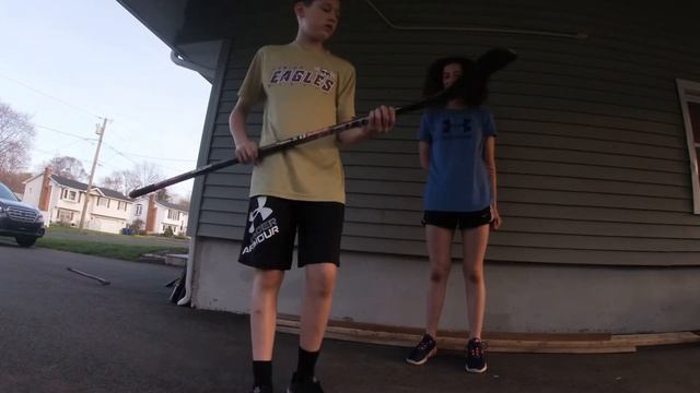 Warrior Covert QRE 4 vs Bauer Vapor Flylite -stick series part 2 смотреть онлайн