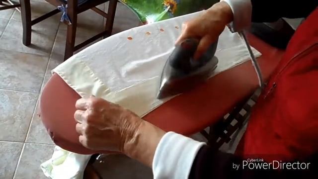 Как гладить утюгом скатерть, полотенца, простыни и наволочки по-итальянски. смотреть онлайн