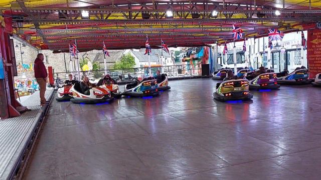 Richmond fun fair dodgems 31 05 2022 смотреть онлайн