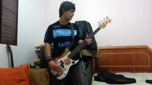 Green Day - Boulevard Of Broken Dreams(Bass Cover) смотреть онлайн