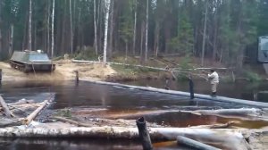 Витязь ДТ30 и переделанный ГТТ форсируют реку  Мултановское месторождение ХМАО