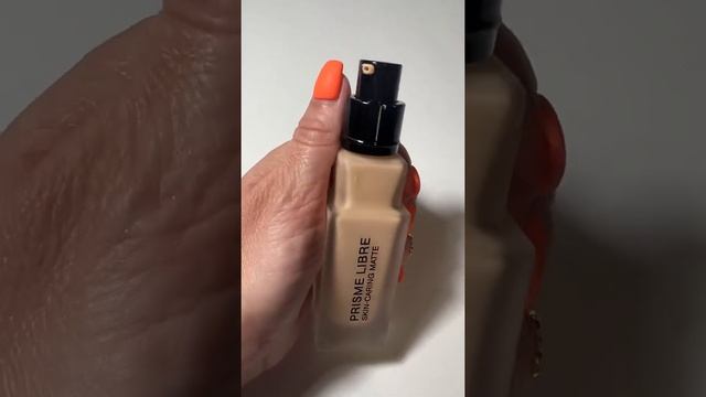 *NEW* GIVENCHY Prisme Libre Skin-Caring MATTE Foundation #shorts смотреть онлайн
