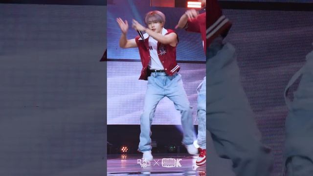 [K-Fancam] 스트레이 키즈 한 직캠 '특(S-Class)' (Stray Kids HAN Fancam) @MusicBank 230609 смотреть онлайн